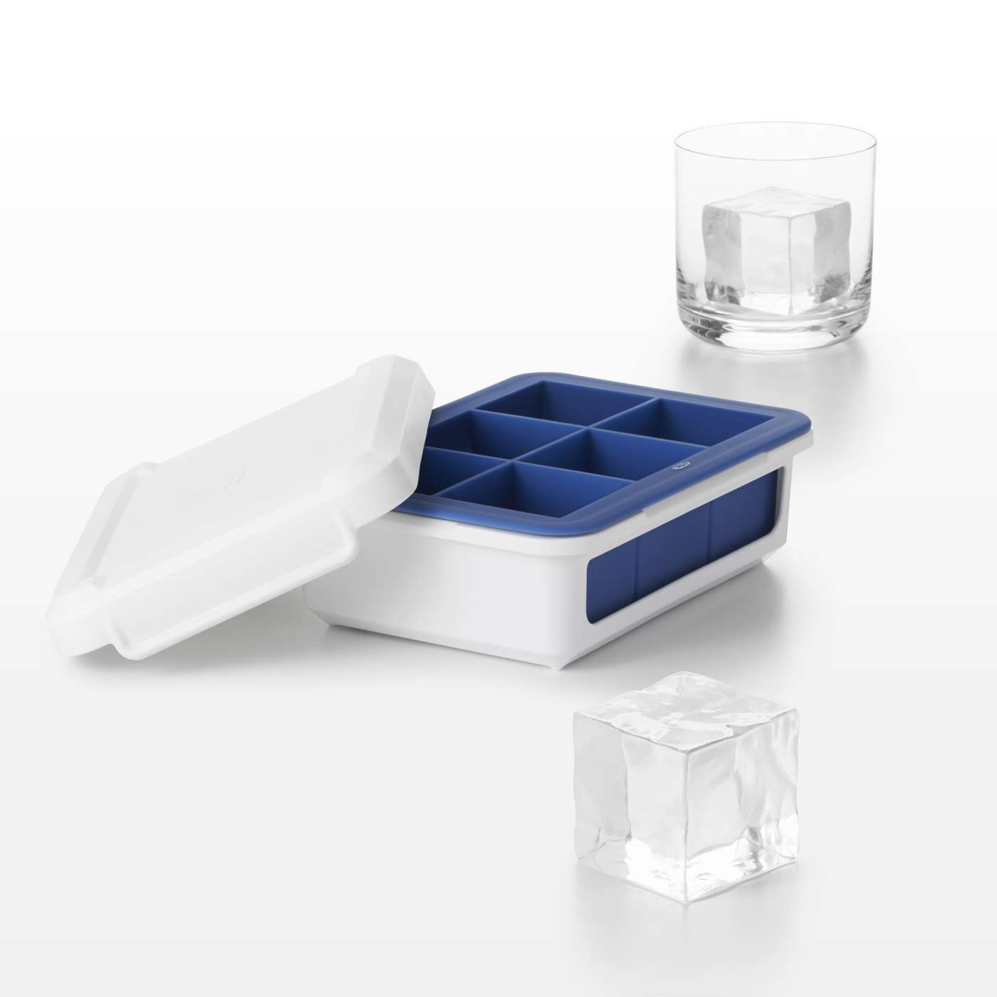 Covered Silicone Ice Cube Tray-Large Cubes