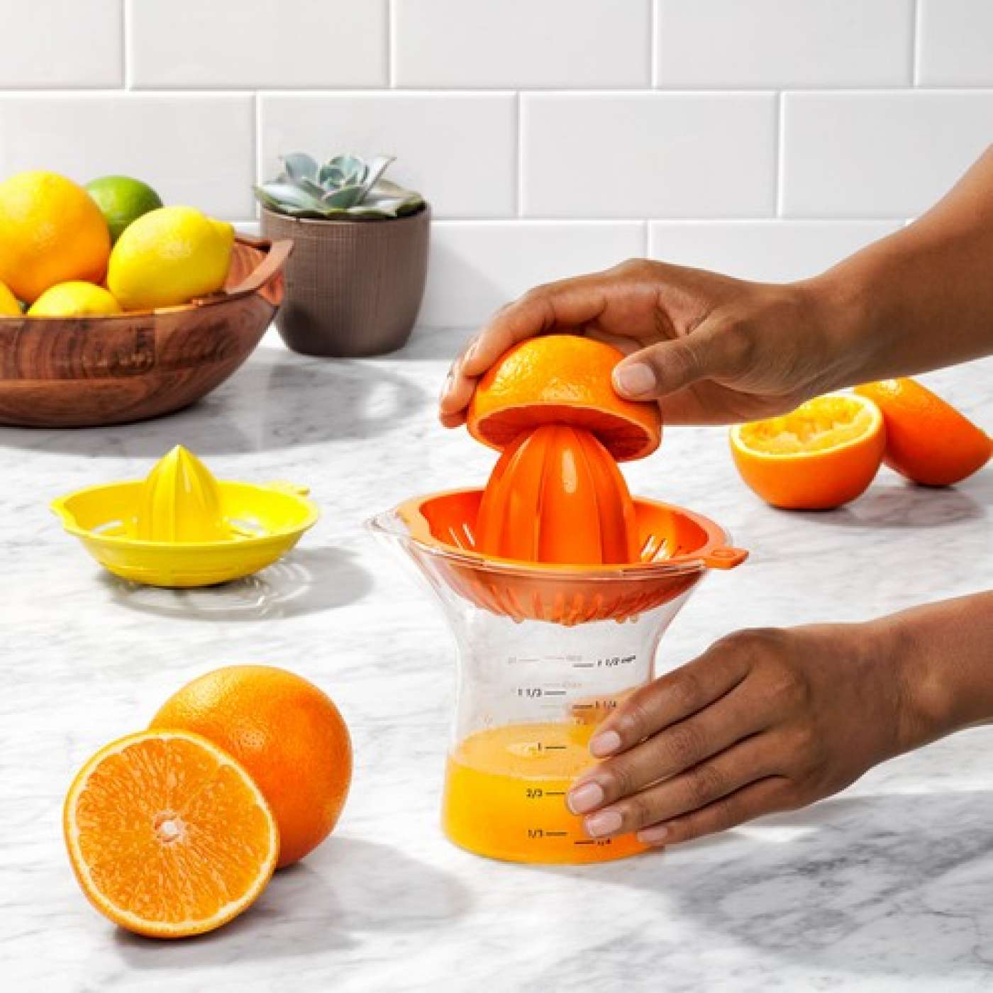 2-in-1 Citrus Juicer